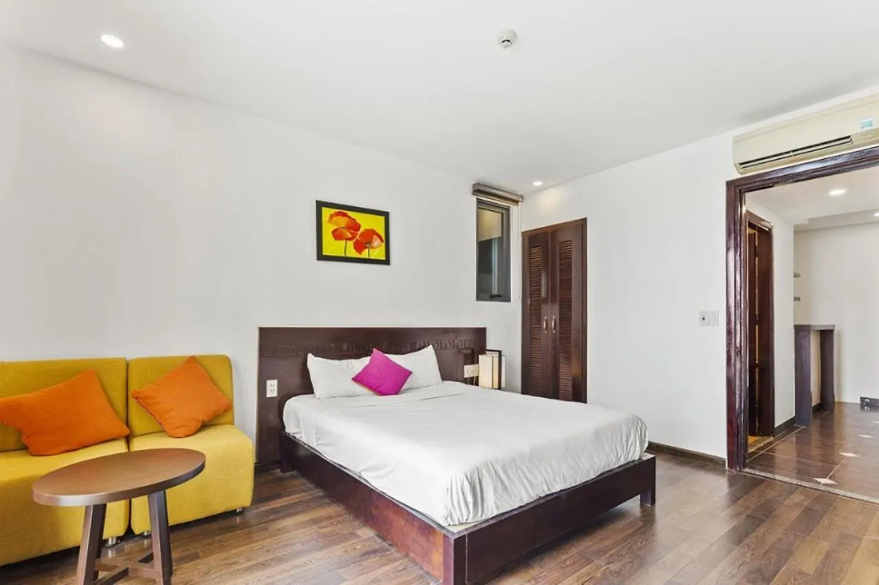 Emily Hotel & Apartment Дананг